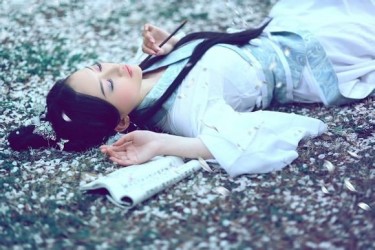 【網(wǎng)絡美文】綺夢朦朧，一眼浮生醉流年 作者:韓墨染